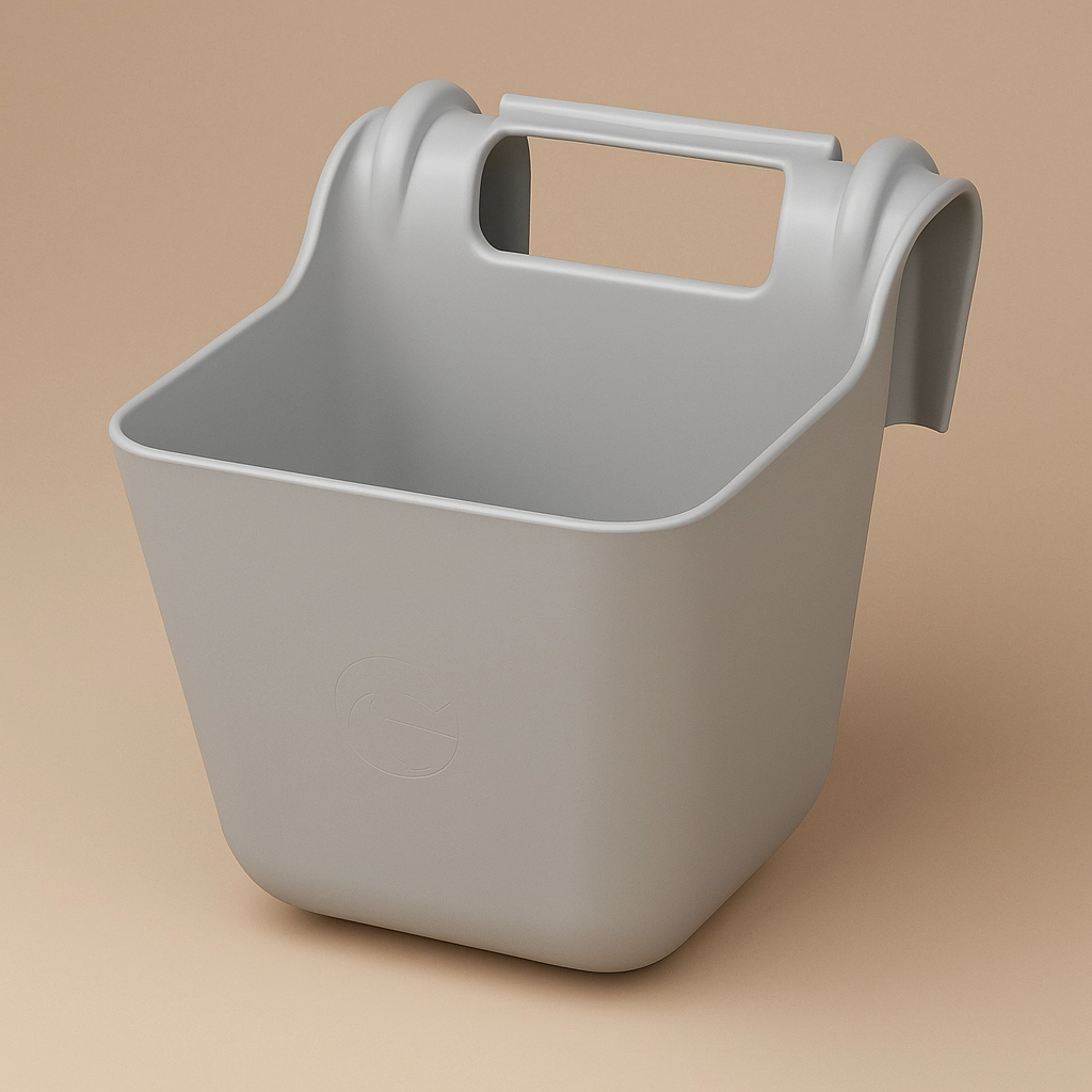 Futtertrog für Pferde als 3D‑Render vor einfarbigem Hintergrund in #c9b69f, robuste Hängeausführung, ohne Text.